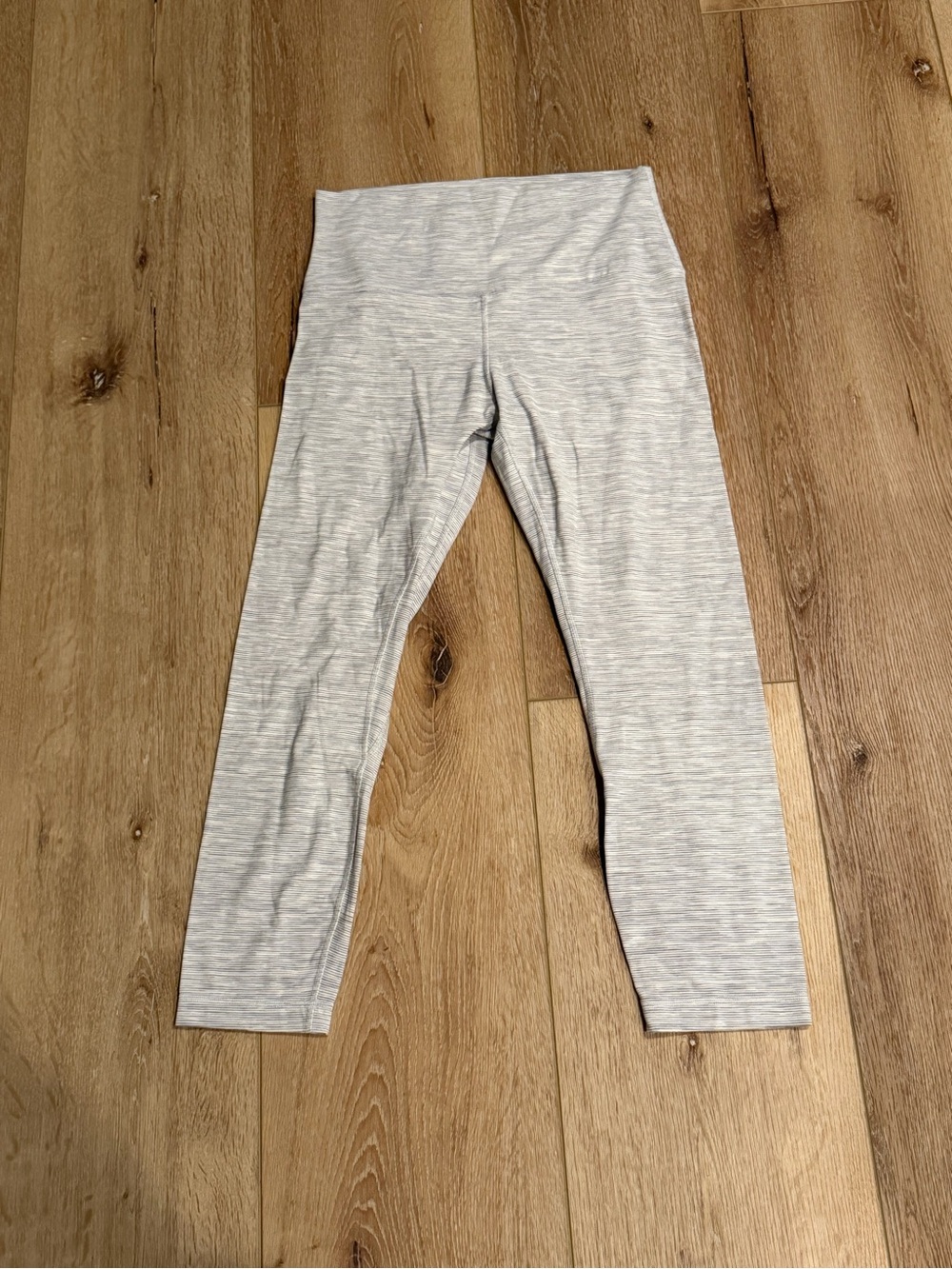 lululemon athletica | Light Gray/White Striped Leggings | Capri Length | size 8